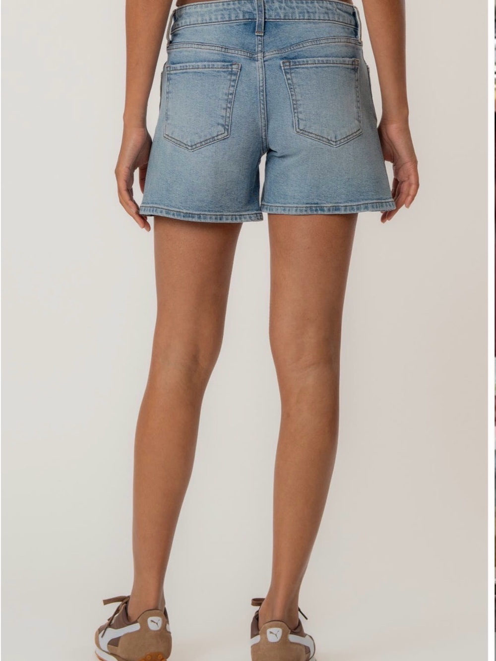 Kut from the Kloth Jane Classic Light Blue Denim Women's Shorts - Picture 2 of 3